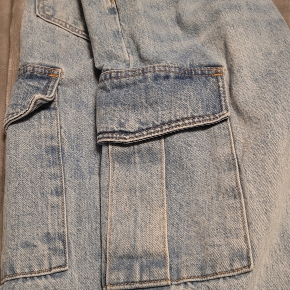 Denim Forum The Farrah Hi-Rise Cargo Jean - Picture 13 of 16